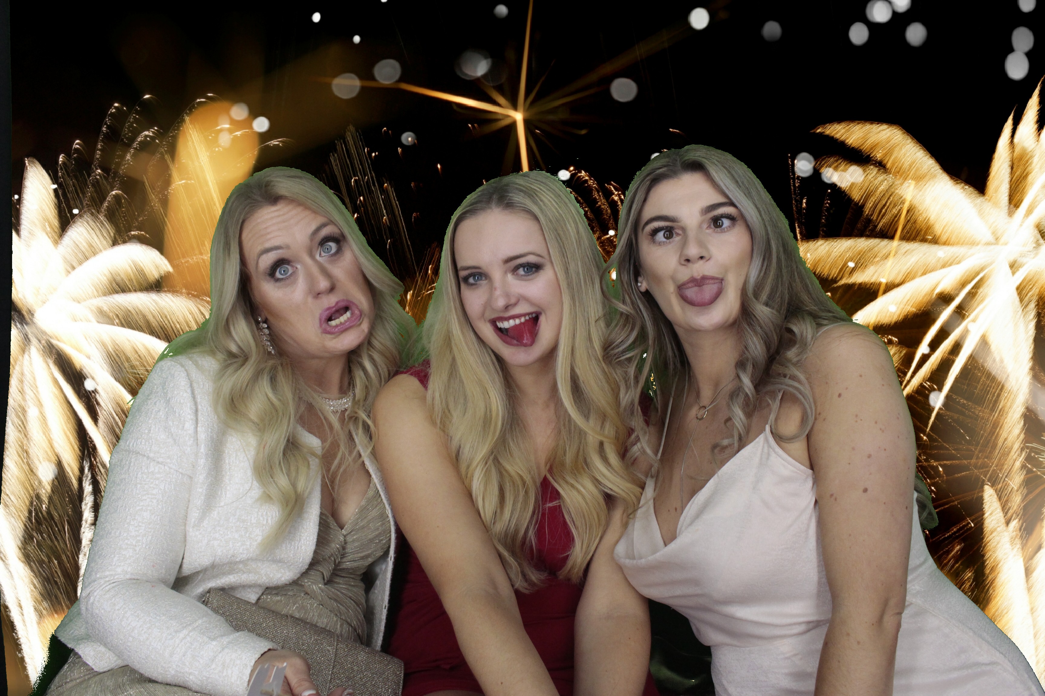 NYE Party | View more photos from the event at gallery.myphotoboothexperience.co.uk/u/MyPhotoBoothExperienceLtd/NYE-Party